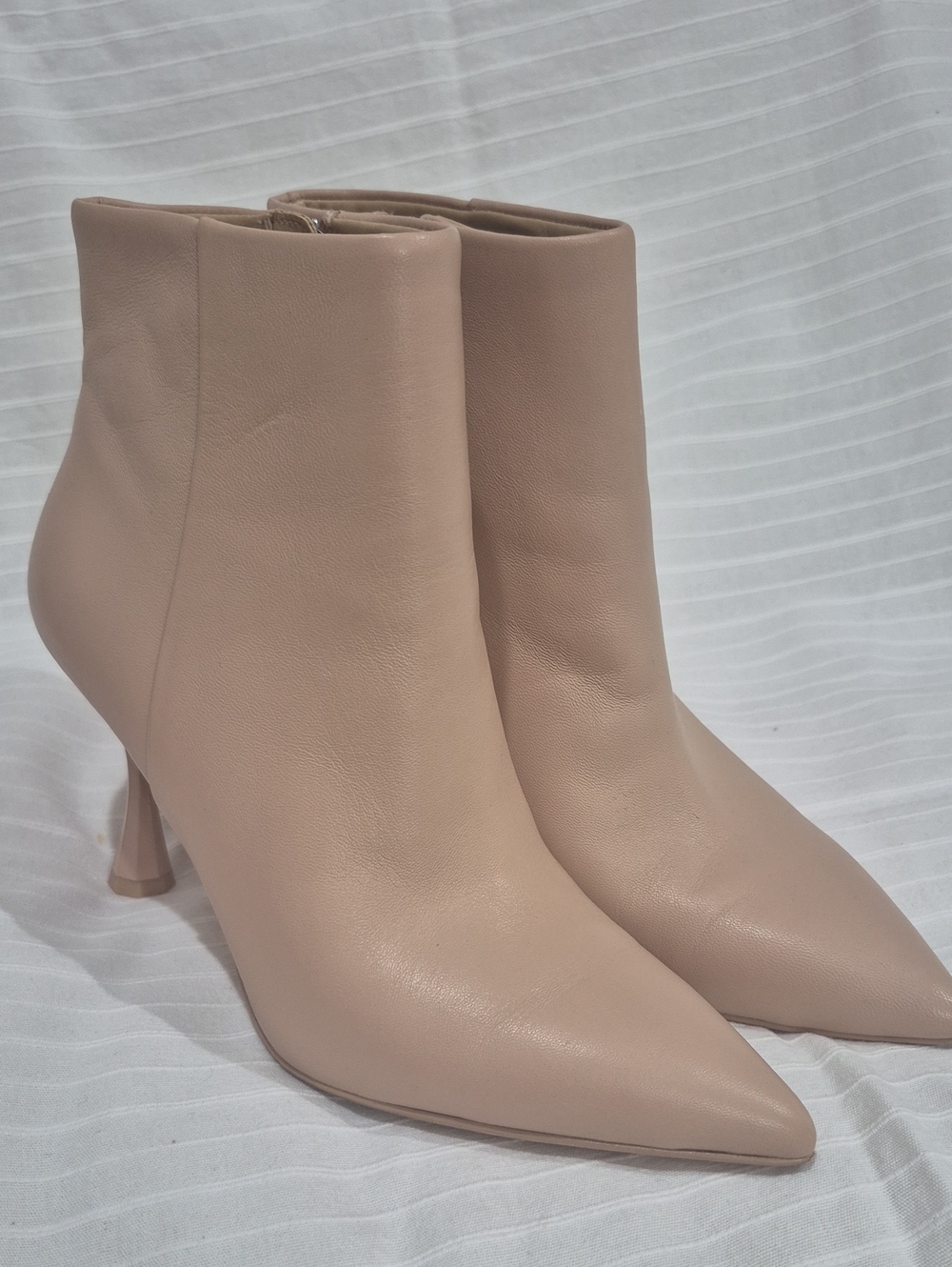 Nicola Bathie By Anonio Melani Women’s Pointed Toe Ankle Boots in Nude Leather.